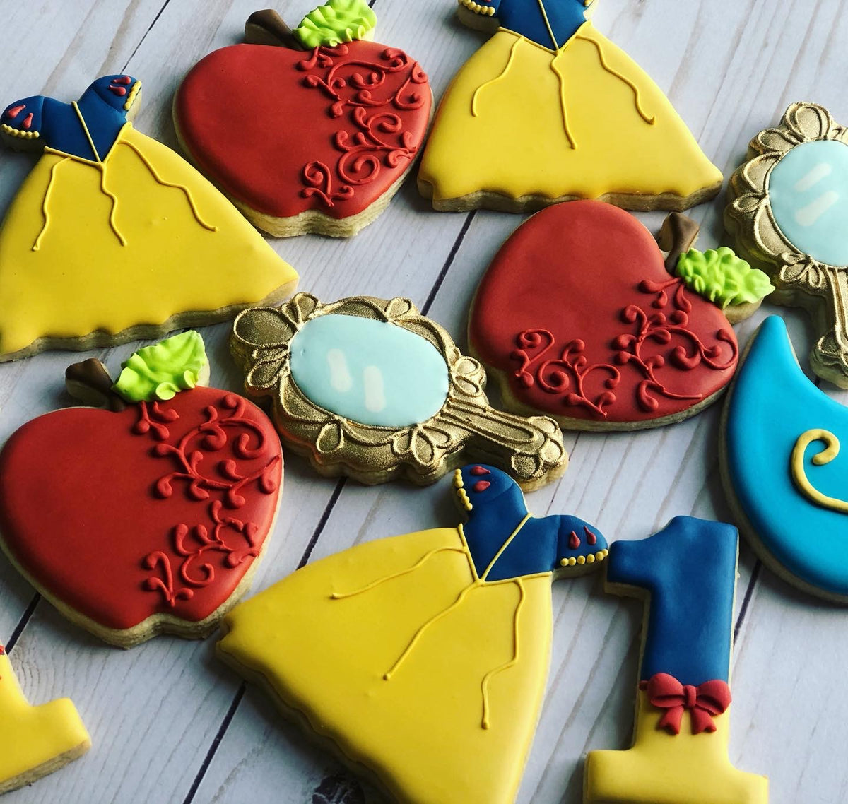 Alice in wonderland Cookies – Luli Sweet Shop